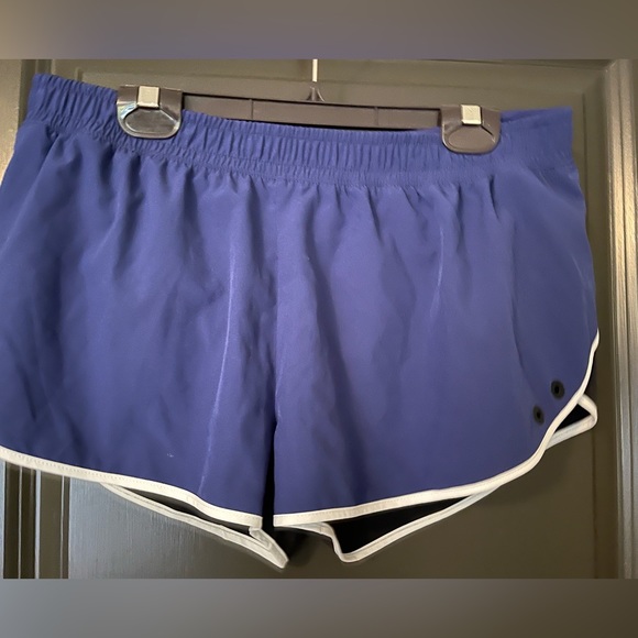 Fabletics Women’s running shorts - Picture 1 of 3